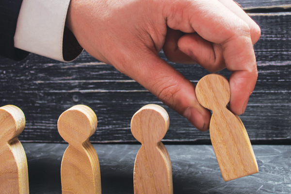 perform a comprehensive broker background check to verify credentials, assess reliability, and ensure trustworthy financial partnerships.