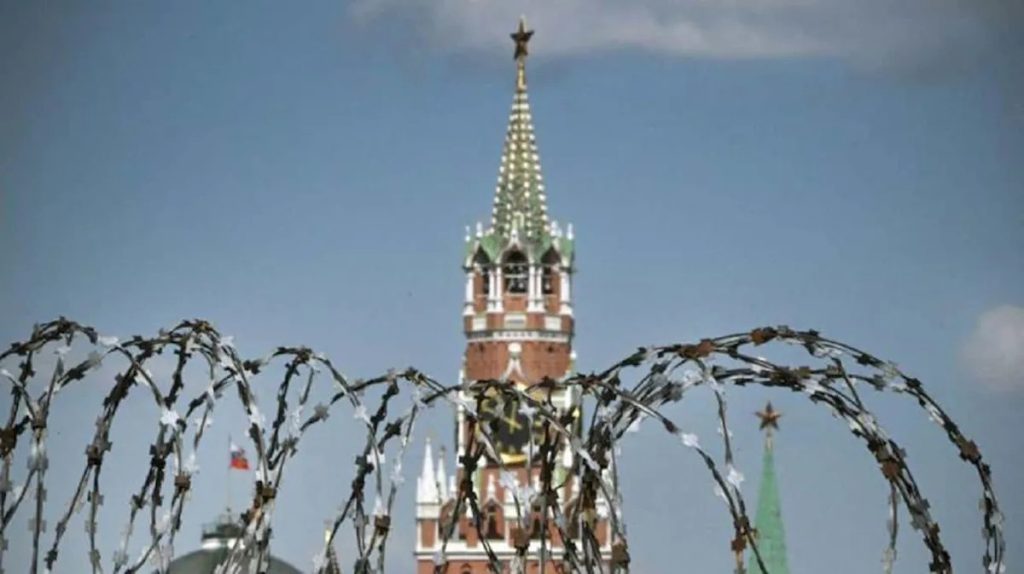 the kremlin's proposal for vinatier's release involves discreet and silent negotiations aimed at resolving the situation quietly and effectively.