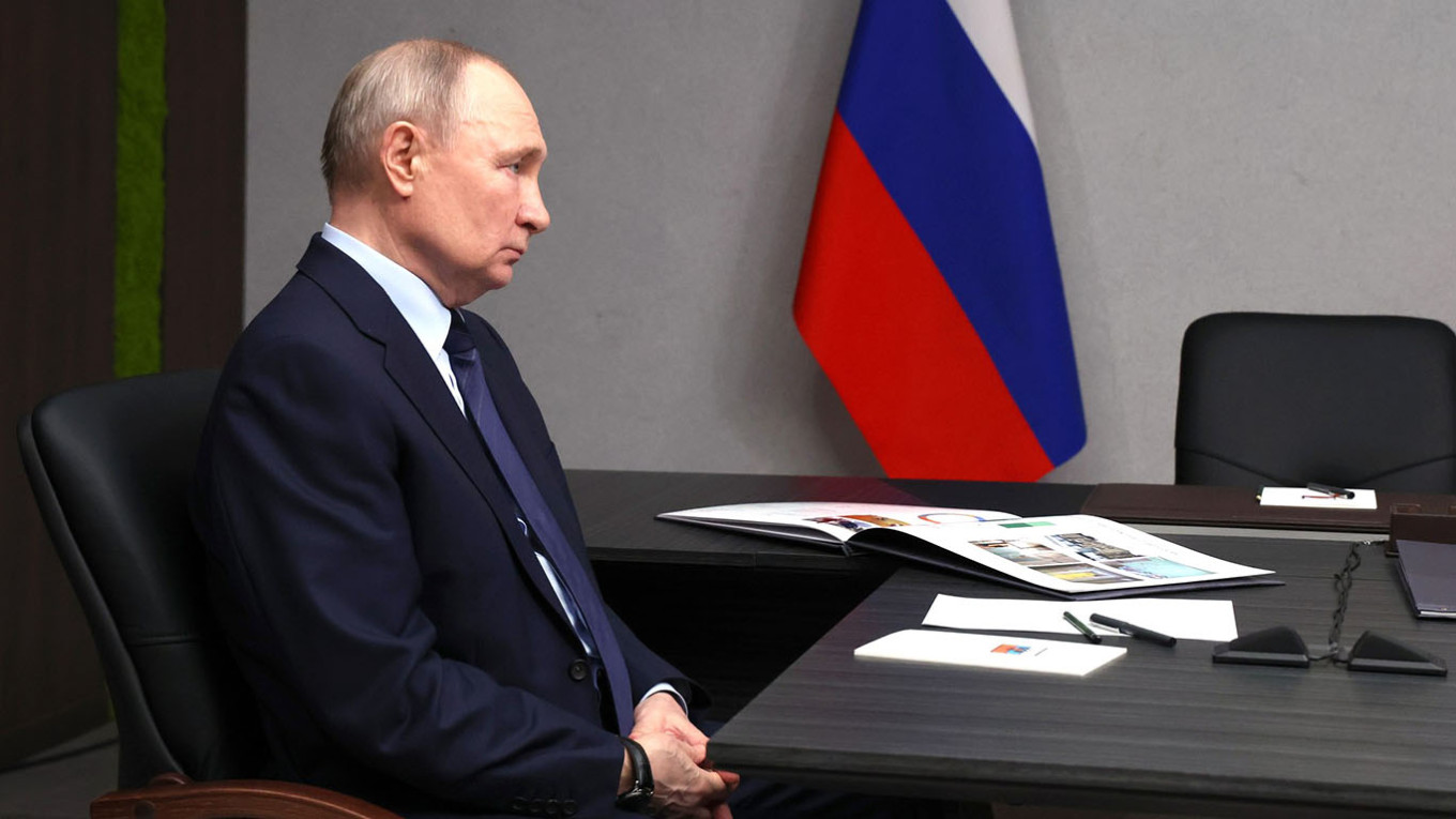 putin smiles during ukraine peace talks, signaling a possible breakthrough in diplomatic efforts to resolve the ongoing conflict.