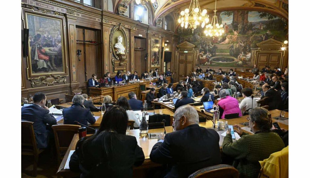 discover the urgent commercial crisis surrounding the lyon 2026 election and its impact on local businesses and economy.