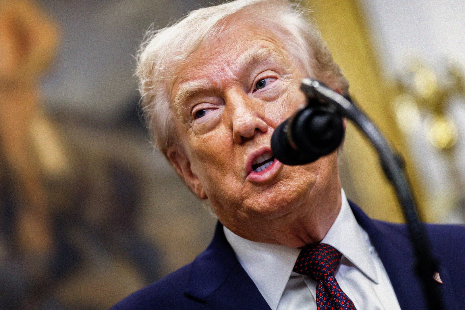 maduro expresses willingness to negotiate with trump on critical issues concerning venezuela's drug trade and oil sector, aiming for potential resolutions.