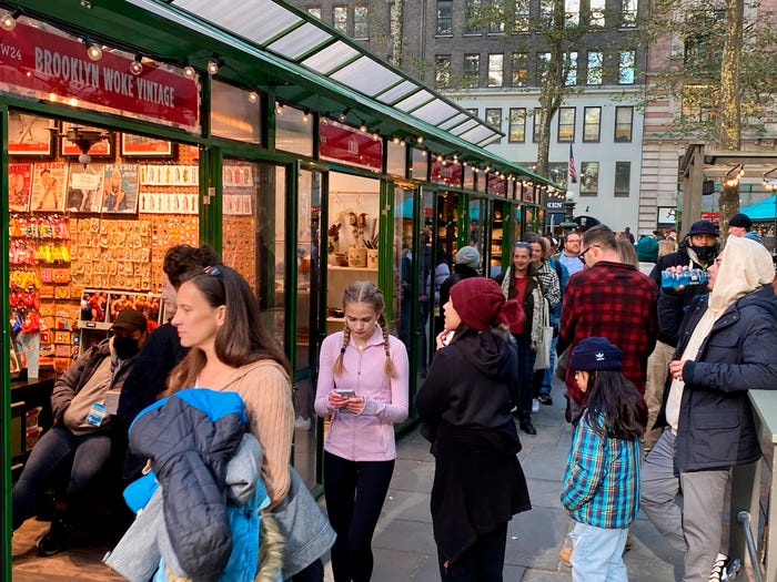 discover how pedestrianizing streets can enhance local businesses by increasing foot traffic, improving customer experience, and fostering vibrant community spaces.